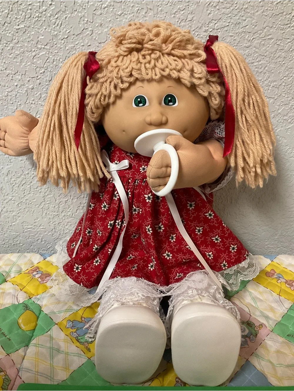 VTG Cabbage Patch Kid With Pacifier HM#4 Hong Kong Wheat Hair Green Eyes 1984
